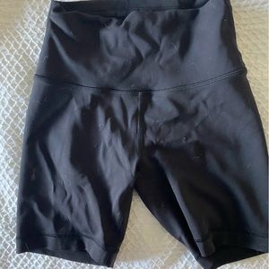 Lulu wunder train shorts